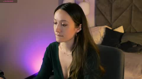 Snapshot of agnes_sky chatting on June 7, 2026, 10:46 pm Agnes online show from June 7, 2026, 10:46 pm