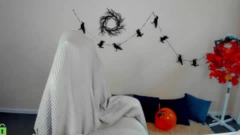 agnes wells online show from October 31, 2025, 9:21 am