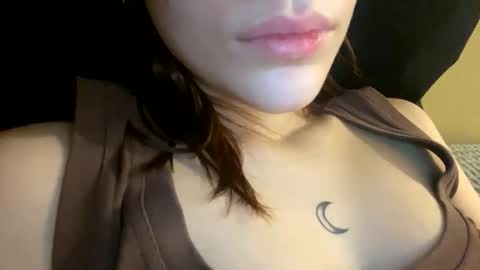 Agnes online show from October 4, 2025, 7:34 pm