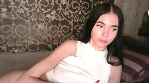 agness_leas online show from November 27, 2025, 12:24 am