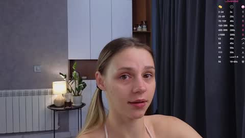 Snapshot of agnessi_ chatting on December 4, 2024, 5:16 am agnessi_ online show from December 4, 2024, 5:16 am