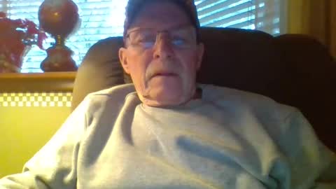 aguynrkfrd online show from December 29, 2024, 4:08 pm