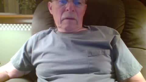 aguynrkfrd online show from September 28, 2025, 9:25 am