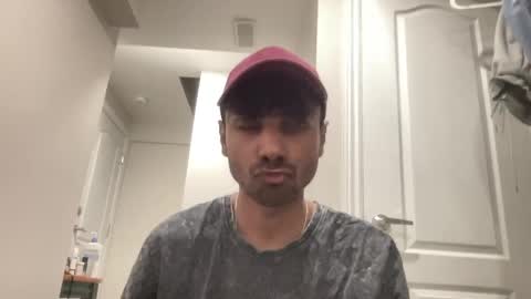 Snapshot of ahmedkhan632131 chatting on April 27, 2026, 1:25 am Dylan online show from April 27, 2026, 1:25 am