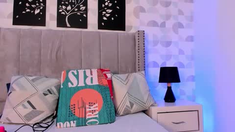 ahsly_ms online show from October 7, 2025, 7:00 pm