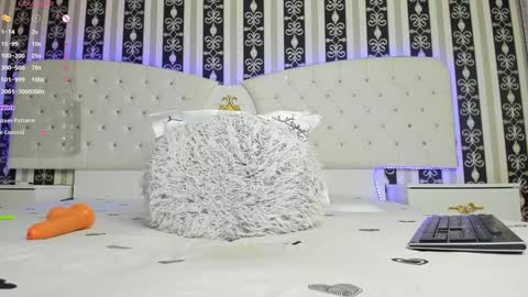 aidasina online show from February 6, 2025, 11:26 pm