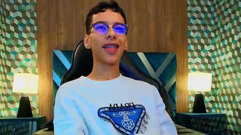 Snapshot of aiden_royce chatting on September 25, 2025, 3:54 am aiden_royce online show from September 25, 2025, 3:54 am