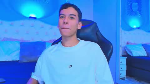 Snapshot of aiden_royce chatting on September 28, 2025, 6:30 am aiden_royce online show from September 28, 2025, 6:30 am