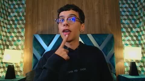 Snapshot of aiden_royce chatting on October 10, 2025, 4:00 am aiden_royce online show from October 10, 2025, 4:00 am