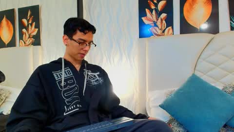 Snapshot of aiden_royce chatting on October 15, 2025, 9:15 pm aiden_royce online show from October 15, 2025, 9:15 pm