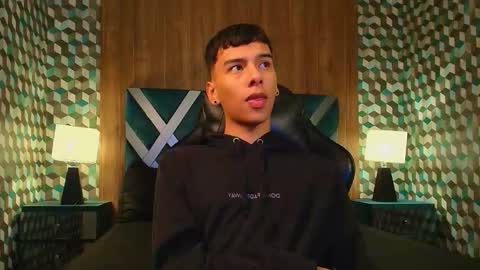 Snapshot of aiden_royce chatting on October 24, 2025, 5:48 am aiden_royce online show from October 24, 2025, 5:48 am