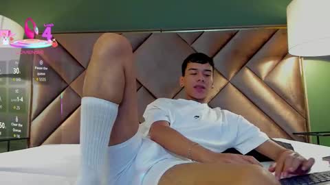 Snapshot of aiden_royce chatting on November 28, 2025, 5:43 am aiden_royce online show from November 28, 2025, 5:43 am