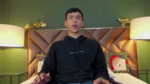 Snapshot of aiden_royce chatting on November 30, 2025, 3:21 am aiden_royce online show from November 30, 2025, 3:21 am