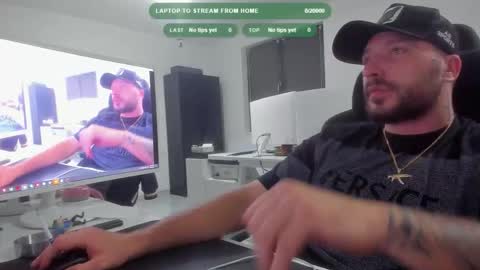 Snapshot of aidenmatthew chatting on October 8, 2025, 8:39 pm Aiden online show from October 8, 2025, 8:39 pm