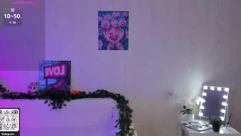 Lynn online show from November 21, 2025, 1:54 pm