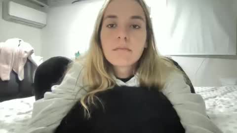 Snapshot of ailebun chatting on December 15, 2024, 6:07 am Aile online show from December 15, 2024, 6:07 am