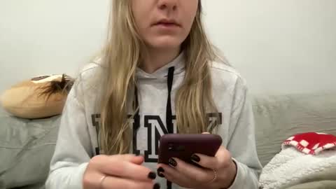 Snapshot of ailebun chatting on January 11, 2025, 10:19 am Aile online show from January 11, 2025, 10:19 am