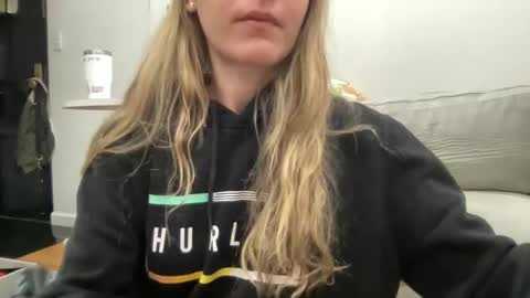 Snapshot of ailebun chatting on January 15, 2025, 7:59 am Aile online show from January 15, 2025, 7:59 am