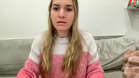 Snapshot of ailebun chatting on January 16, 2025, 4:28 am Aile online show from January 16, 2025, 4:28 am