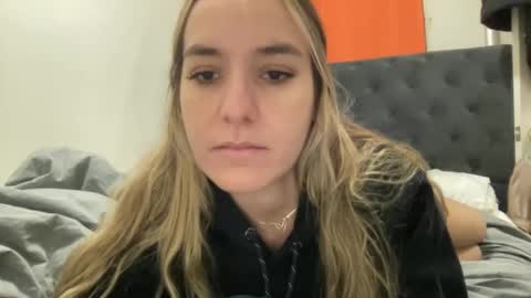 Snapshot of ailebun chatting on January 21, 2025, 12:15 am Aile online show from January 21, 2025, 12:15 am