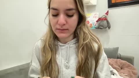 Snapshot of ailebun chatting on January 25, 2025, 2:04 am Aile online show from January 25, 2025, 2:04 am