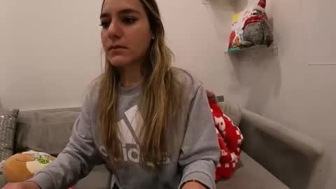 Snapshot of ailebun chatting on January 26, 2025, 5:02 am Aile online show from January 26, 2025, 5:02 am