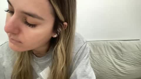 Snapshot of ailebun chatting on January 26, 2025, 11:06 am Aile online show from January 26, 2025, 11:06 am