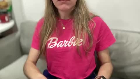 Snapshot of ailebun chatting on February 4, 2025, 12:08 am Aile online show from February 4, 2025, 12:08 am