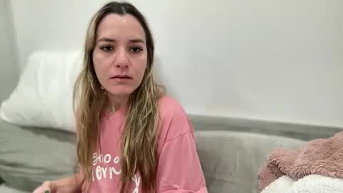 Snapshot of ailebun chatting on February 4, 2025, 5:12 pm Aile online show from February 4, 2025, 5:12 pm