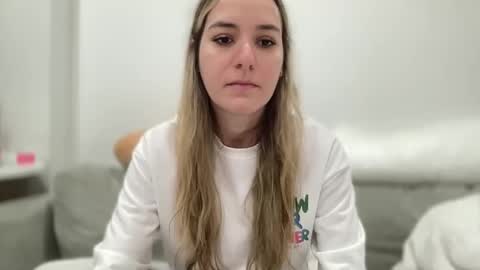 Snapshot of ailebun chatting on February 14, 2025, 2:50 am Aile online show from February 14, 2025, 2:50 am