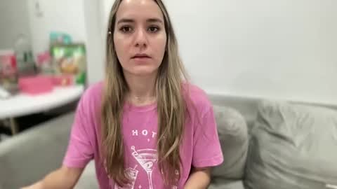 Snapshot of ailebun chatting on February 17, 2025, 9:56 am Aile online show from February 17, 2025, 9:56 am