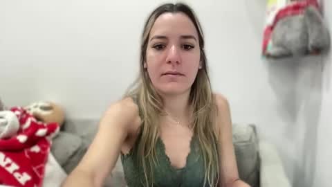 Snapshot of ailebun chatting on March 8, 2025, 1:57 pm Aile online show from March 8, 2025, 1:57 pm