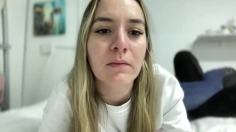 Snapshot of ailebun chatting on March 11, 2025, 5:05 am Aile online show from March 11, 2025, 5:05 am