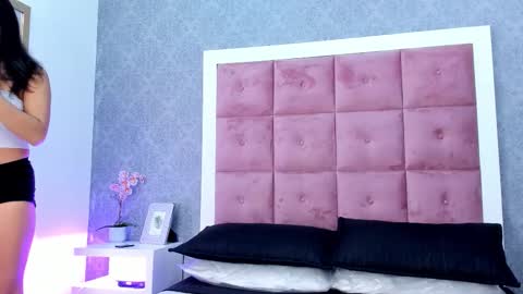 Ailen online show from November 18, 2025, 12:31 pm