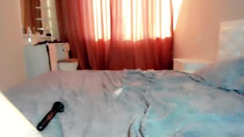 Aira online show from February 7, 2025, 5:52 am