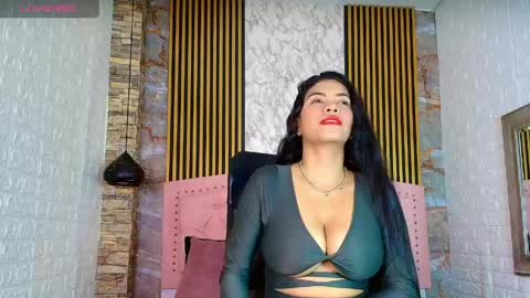Snapshot of aisha__cambell chatting on May 13, 2026, 10:12 am aisha__cambell online show from May 13, 2026, 10:12 am