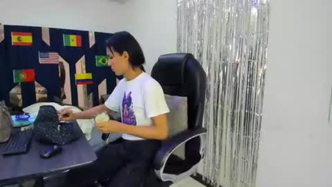 Aisha online show from June 14, 2026, 7:38 pm
