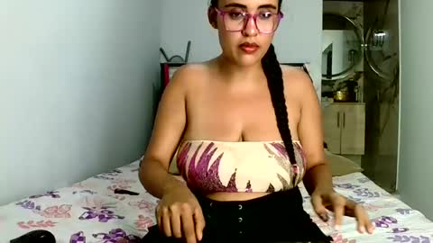 aisha koswell3 online show from July 19, 2026, 5:22 am