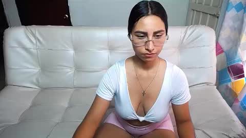 aisha_stacey0410 online show from March 7, 2026, 3:09 pm