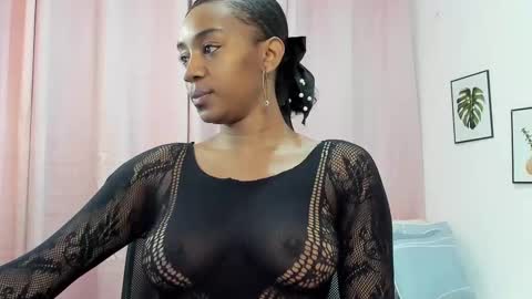 Snapshot of aisha_w10 chatting on February 24, 2025, 12:48 pm Aisha online show from February 24, 2025, 12:48 pm