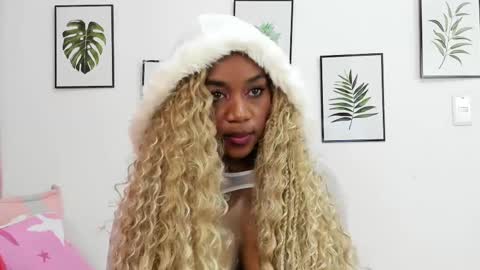 Snapshot of aisha_w10 chatting on March 4, 2025, 3:26 pm Aisha online show from March 4, 2025, 3:26 pm
