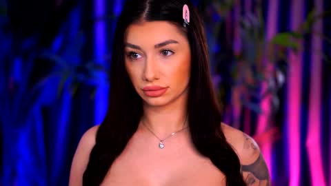 Lora online show from January 8, 2025, 5:48 am