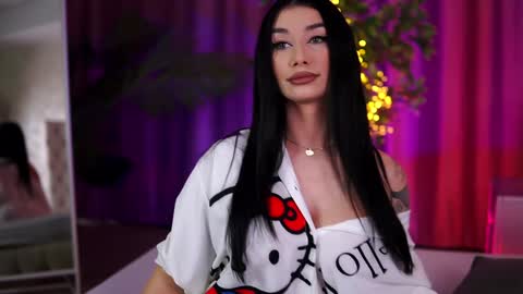 Lora online show from January 22, 2025, 7:25 am