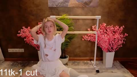 Snapshot of aishiro chatting on February 21, 2025, 3:43 pm aishiro online show from February 21, 2025, 3:43 pm