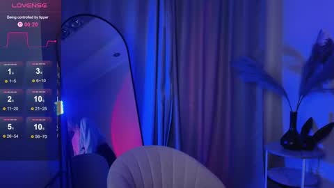 Snapshot of aishiro chatting on September 11, 2025, 12:49 pm aishiro online show from September 11, 2025, 12:49 pm