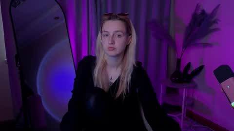 Snapshot of aishiro chatting on September 16, 2025, 1:34 pm aishiro online show from September 16, 2025, 1:34 pm