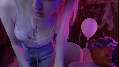 Snapshot of aishiro chatting on October 27, 2025, 7:34 am aishiro online show from October 27, 2025, 7:34 am