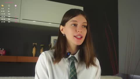 Snapshot of aislyfarran chatting on February 19, 2025, 1:18 am Aliza online show from February 19, 2025, 1:18 am