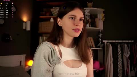 Snapshot of aislyfarran chatting on November 9, 2025, 1:15 am Aliza online show from November 9, 2025, 1:15 am