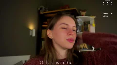 Snapshot of aislyfarran chatting on November 25, 2025, 1:16 am Aliza online show from November 25, 2025, 1:16 am